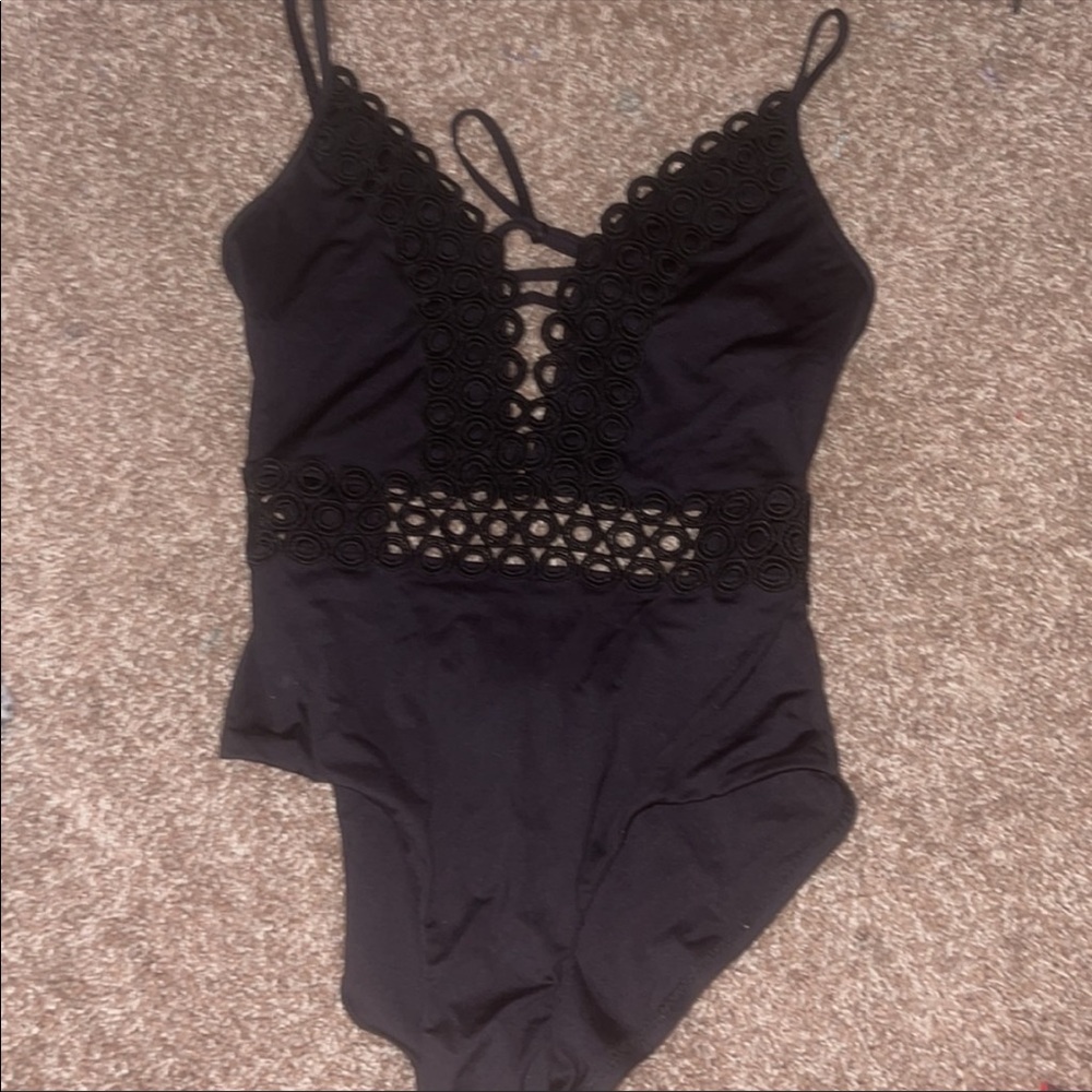 BECCA ONE PIECE BLACK CUTOUT SWIMSUIT SMALL